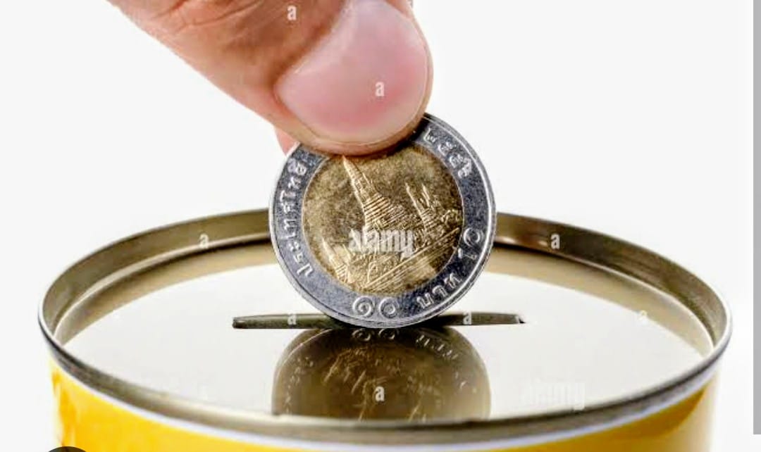 10 Simple Ways to Save Money in 2025